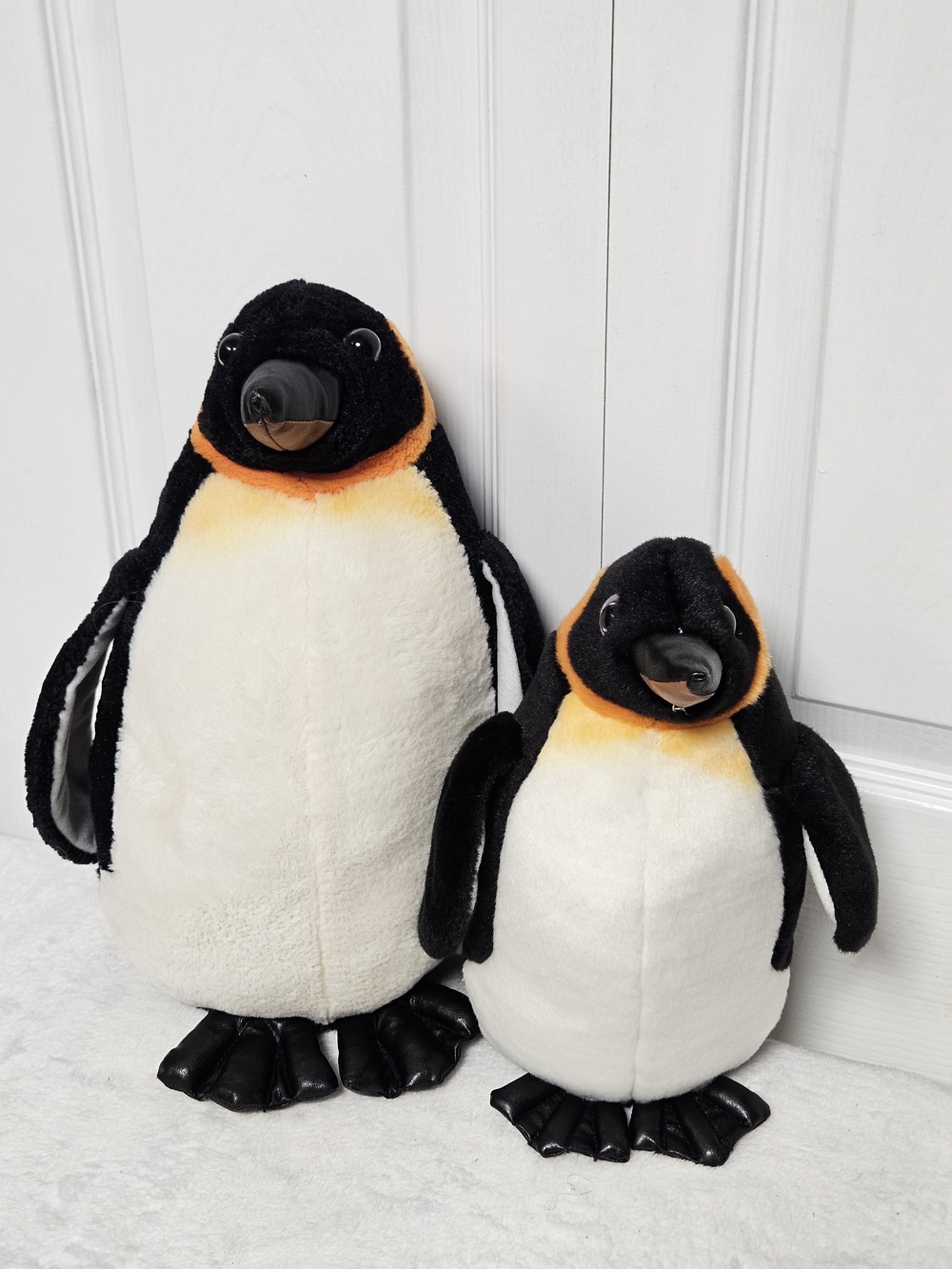 SeaWorld Emperor Penguin Plush Lot of 2 Mommy Baby Stuffed Animals Black White